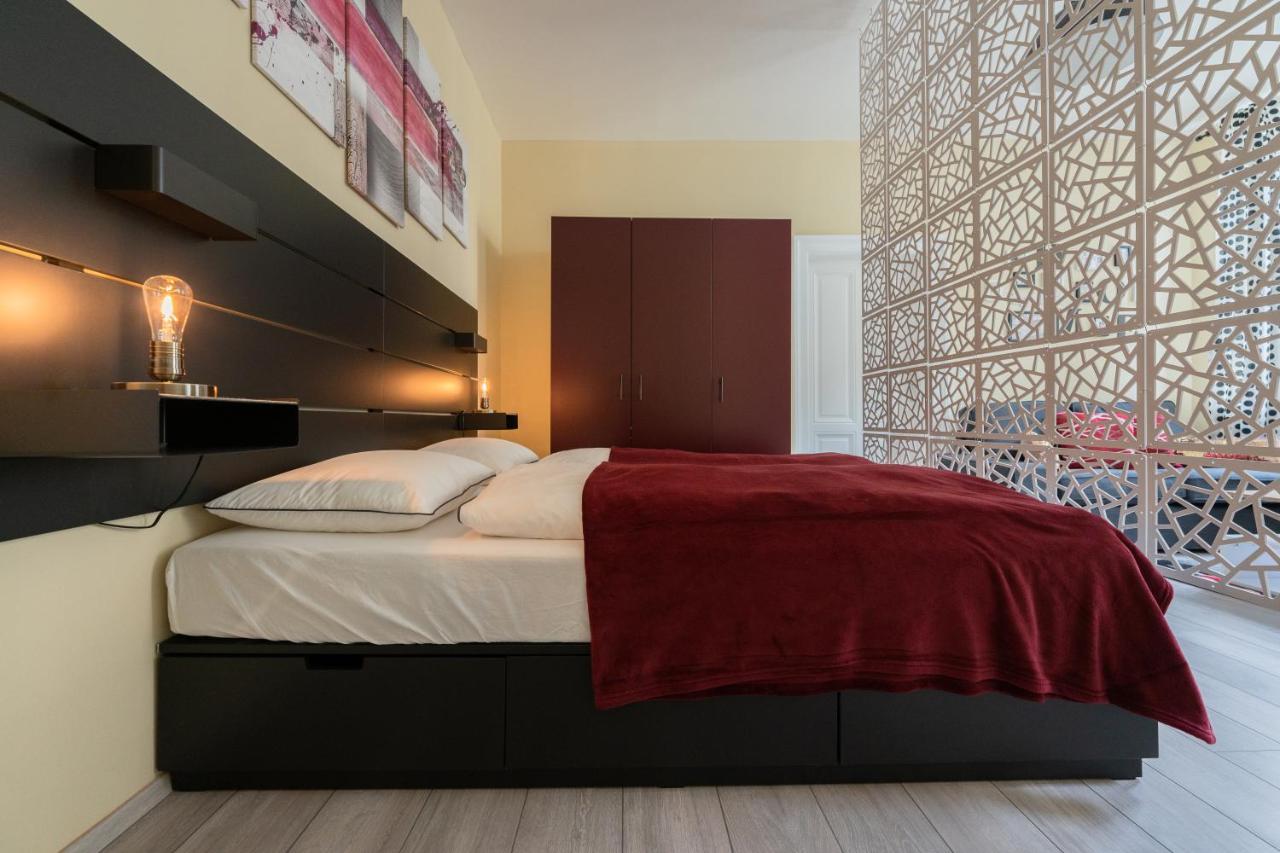 Radiant Premium - Fuenfhaus * Viena