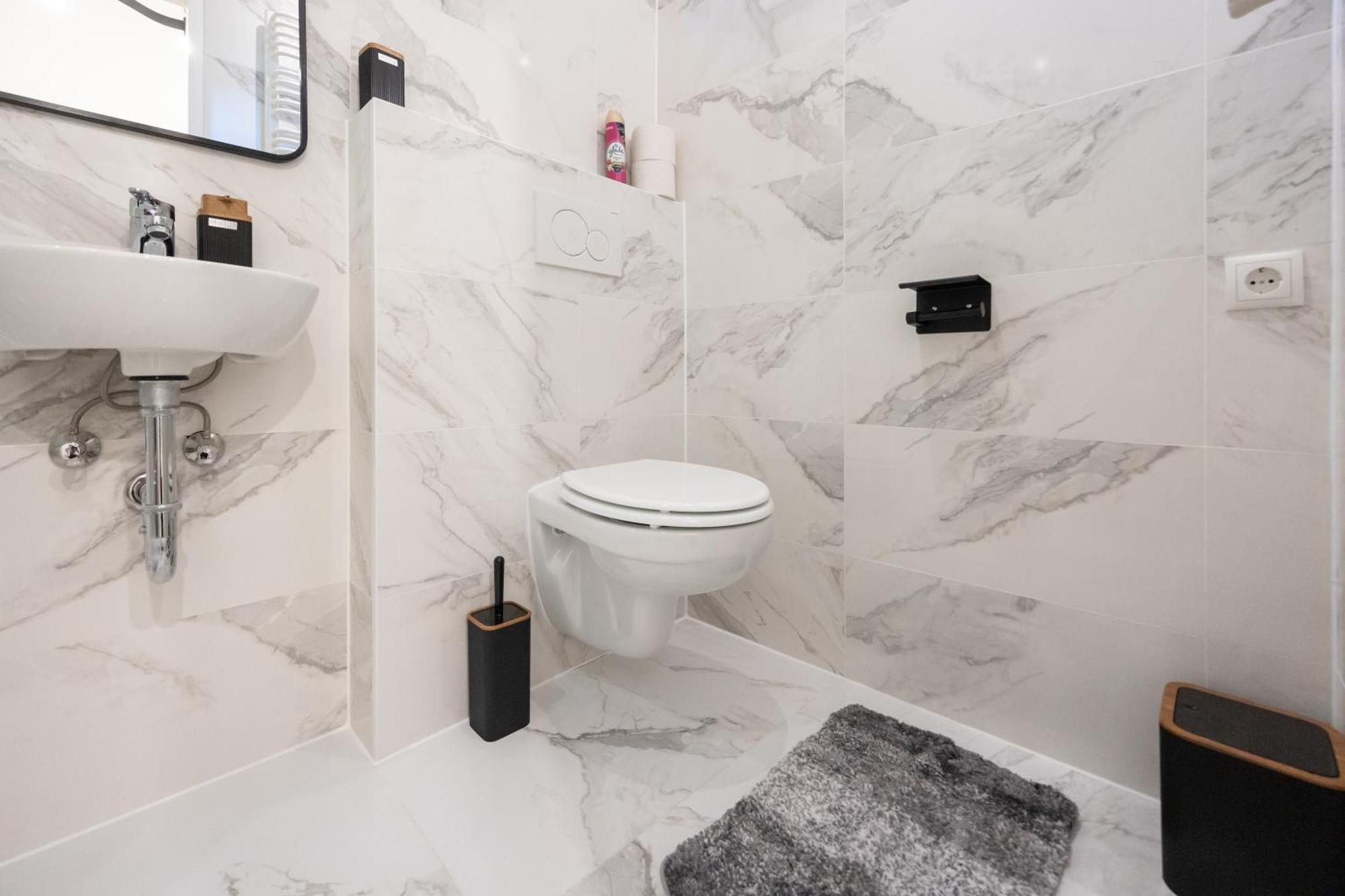 Radiant Premium - Fuenfhaus Apartamento