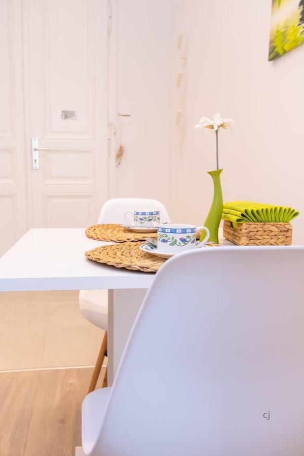 Radiant Premium - Fuenfhaus Apartamento